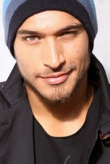 Édgar Vittorino - Actor Profile Photo