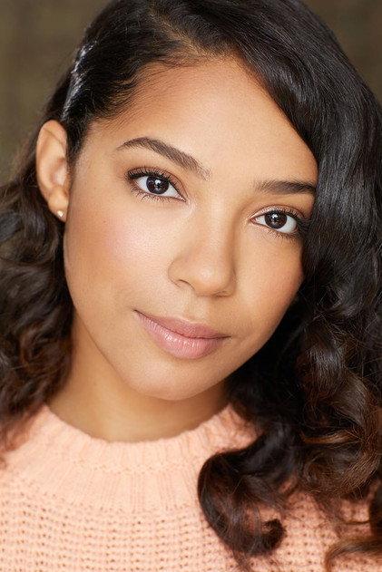 Samantha L Thomas - Actor Profile Photo