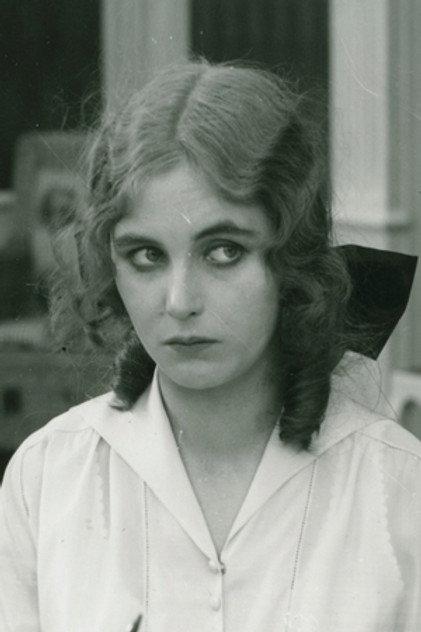 Lilly Cronwin - Actor Profile Photo