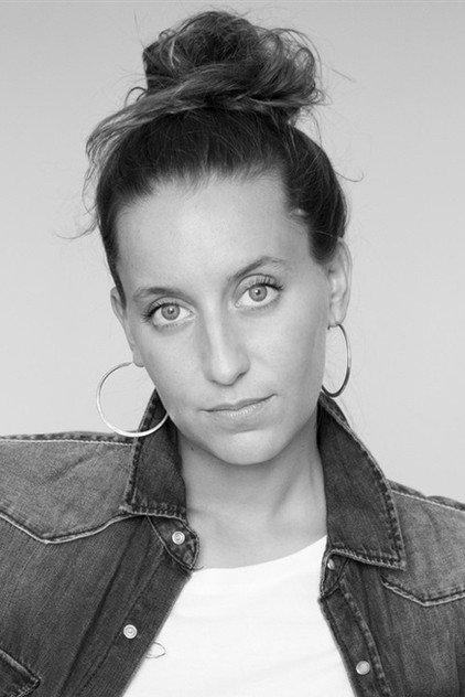 Anaïs Volpé - Actor Profile Photo