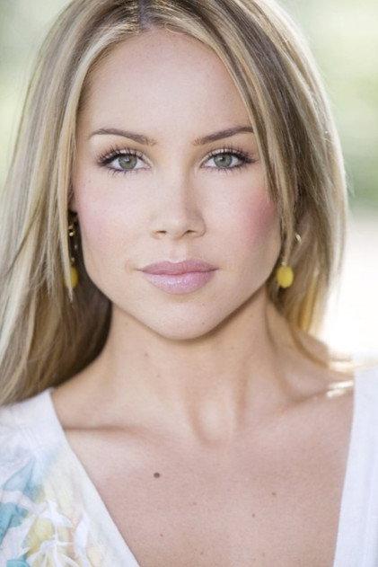 Candice Hillebrand - Actor Profile Photo