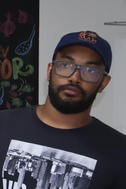 Carlos Newball - Actor Profile Photo