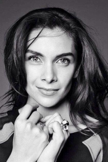 Maria de la Fuente - Actor Profile Photo