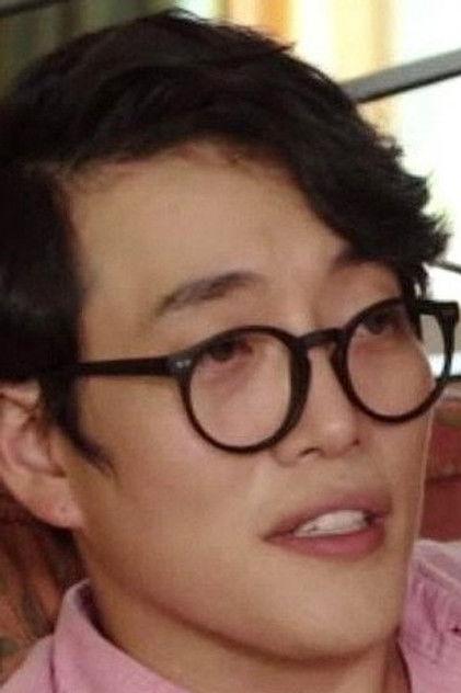 Si Woo - Actor Profile Photo