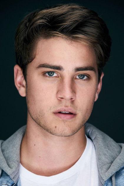 Carson Rowland - Actor Profile Photo