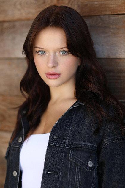 Clara Alexandrova - Actor Profile Photo