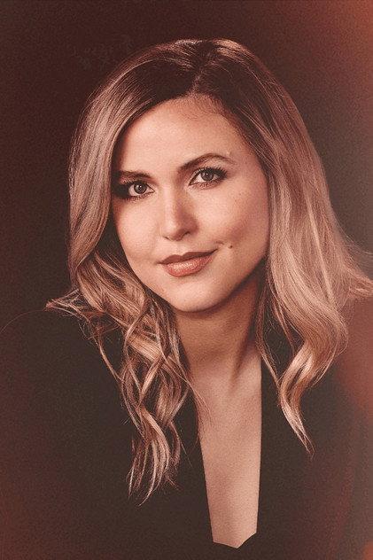 Taylor Tomlinson - Actor Profile Photo