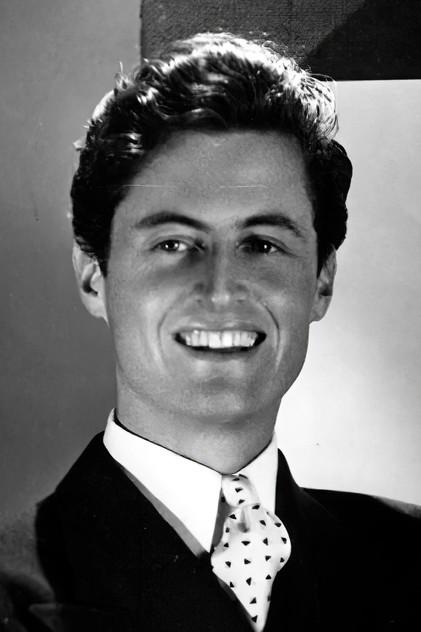 Robert Clampett - Actor Profile Photo