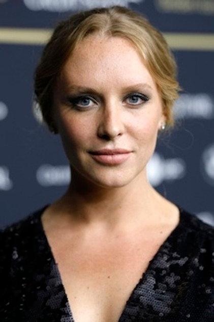 Annie Starke - Actor Profile Photo
