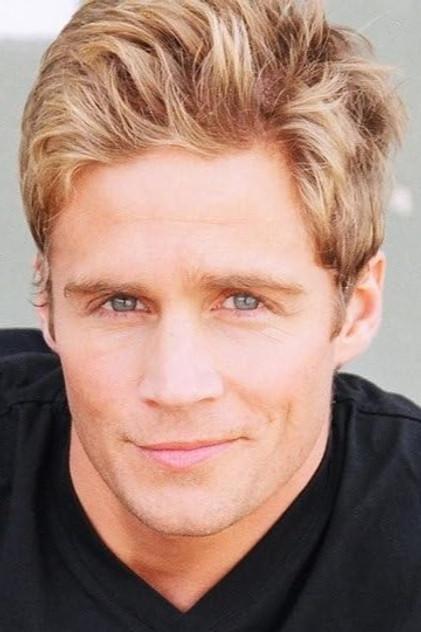 Dan Wells - Actor Profile Photo