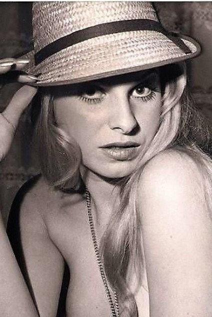 Ingrid Garbo - Actor Profile Photo