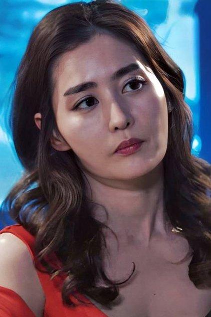 Sung Yeon - Actor Profile Photo