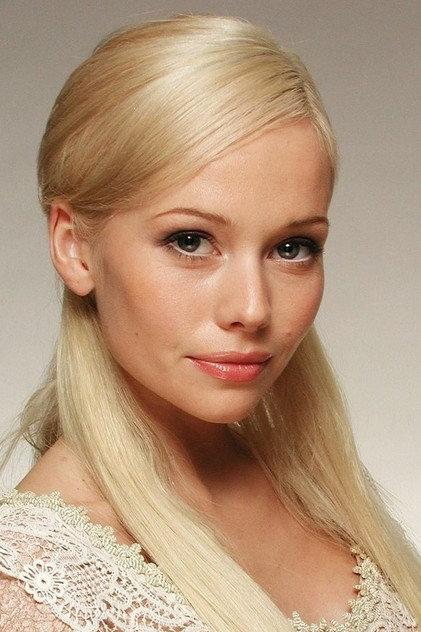 Elena Korikova - Actor Profile Photo