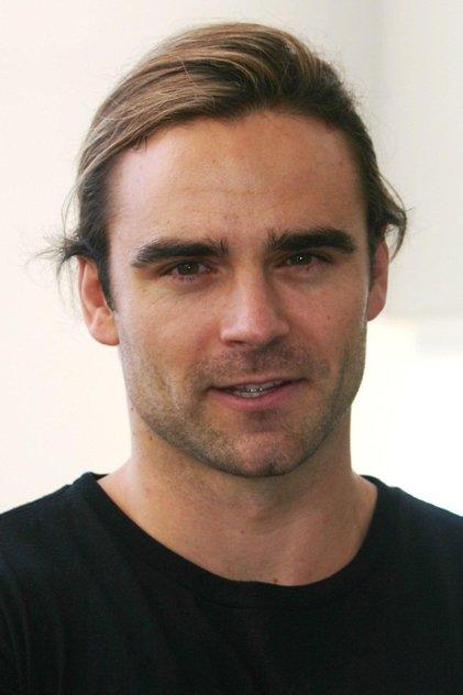Dustin Clare - Actor Profile Photo