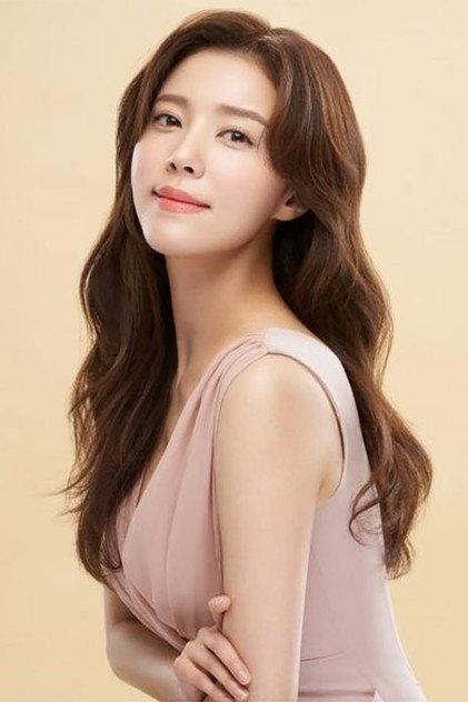Jung Si-a - Actor Profile Photo