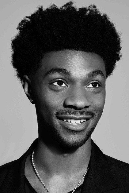 Jonathan Daviss - Actor Profile Photo