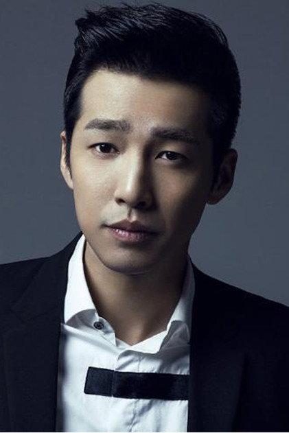 Zhou Tingwei - Actor Profile Photo