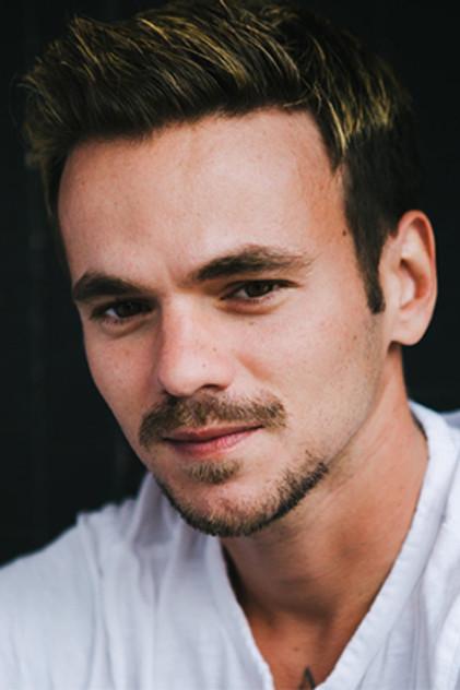 Julian Robino - Actor Profile Photo