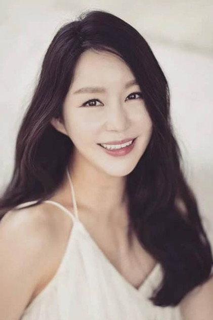 Lee Su-ryeon - Actor Profile Photo