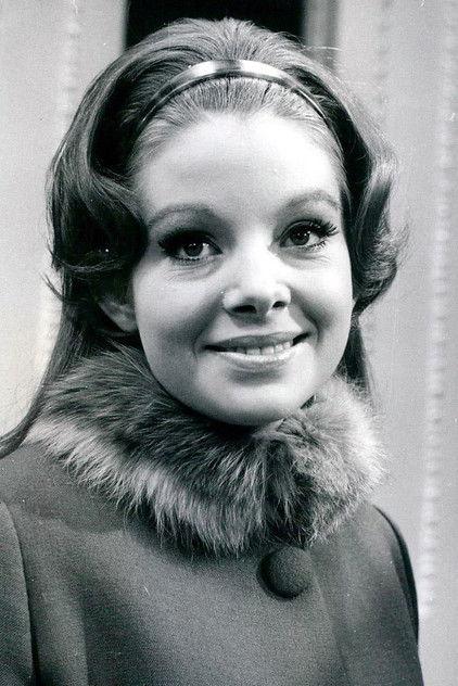 Anna Calder-Marshall - Actor Profile Photo