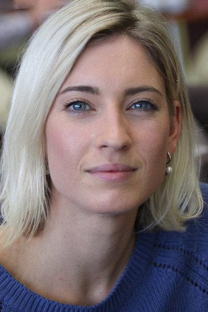 Adéla Petřeková - Actor Profile Photo