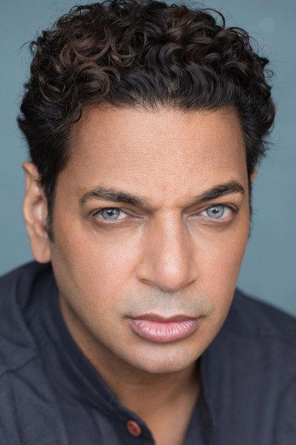 Christopher Logan - Actor Profile Photo
