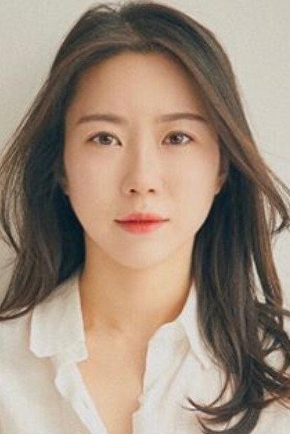 Lee Si-young - Actor Profile Photo