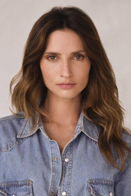 Alice Contreiras - Actor Profile Photo