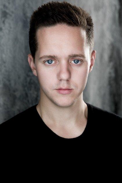 Stevee Davies - Actor Profile Photo