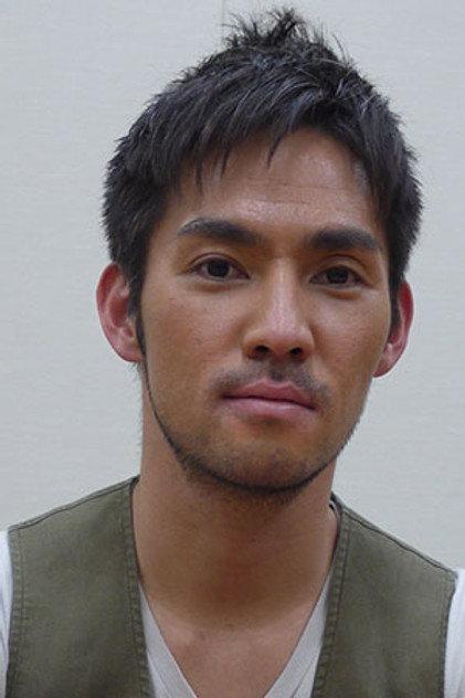 Atari Kousuke - Actor Profile Photo