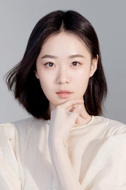 Wang Yining - Actor Profile Photo