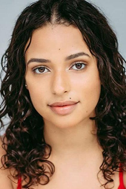 Serena Crouse - Actor Profile Photo