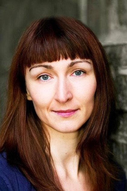 Carys Lewis - Actor Profile Photo