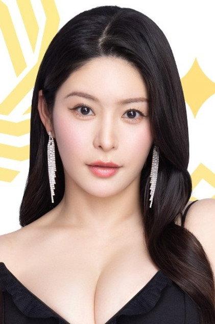 Megu Fujiura - Actor Profile Photo