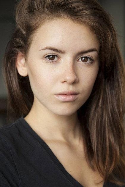 Lauren Coe - Actor Profile Photo