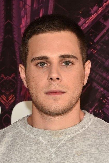 Jared Abrahamson - Actor Profile Photo