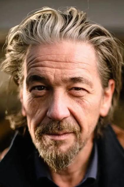 Dries Vanhegen - Actor Profile Photo