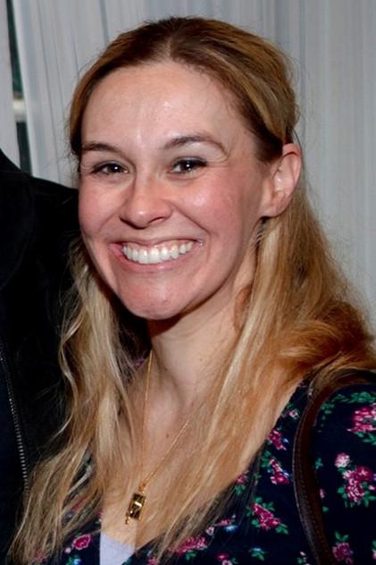 Kerri Hellmuth - Actor Profile Photo
