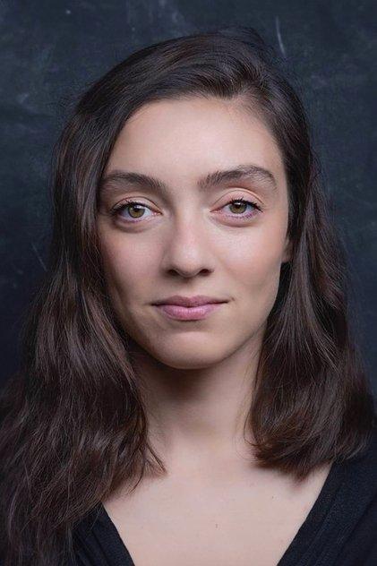 Merve Dizdar - Actor Profile Photo