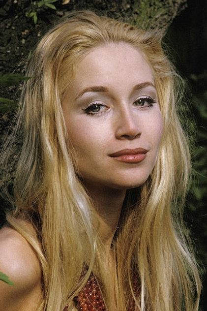 Lyne Chardonnet - Actor Profile Photo