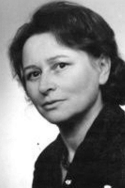 Stefania Staszewska - Actor Profile Photo