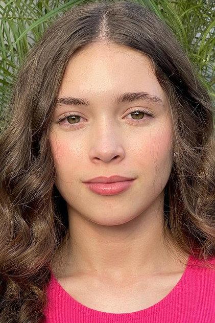 Lara Vaz - Actor Profile Photo
