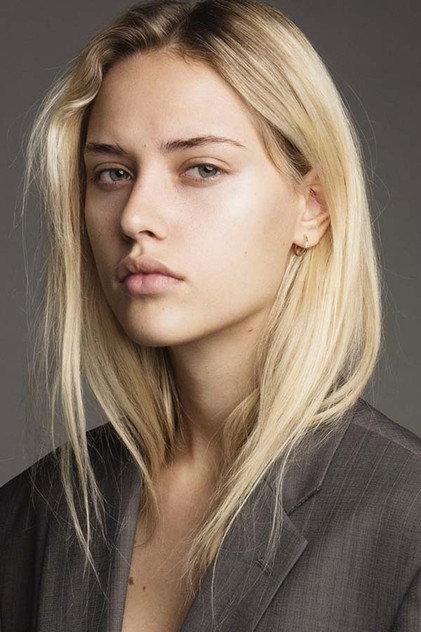 Claire Guena - Actor Profile Photo