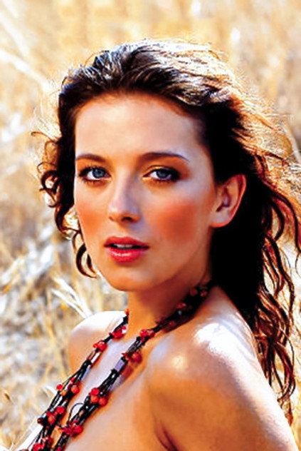 Sandra Senaka - Actor Profile Photo