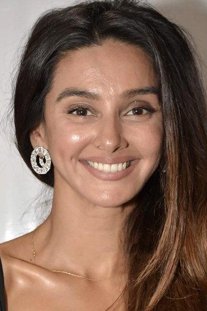 Shibani Dandekar - Actor Profile Photo