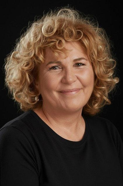 Gül Onat - Actor Profile Photo