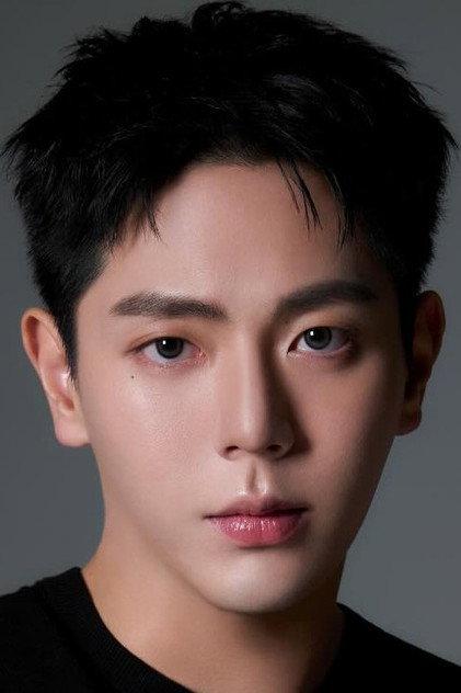 Poompat Iam-samang - Actor Profile Photo