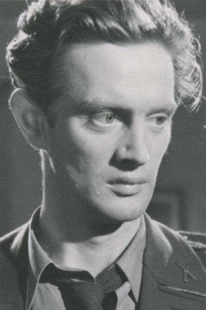 Keve Hjelm - Actor Profile Photo