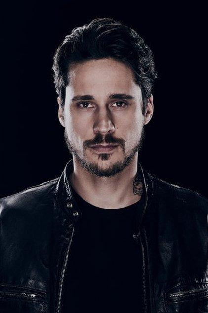 Peter Gadiot - Actor Profile Photo