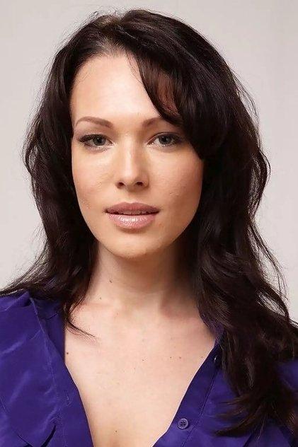 Erin Cummings - Actor Profile Photo